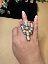 Load image into Gallery viewer, Cactus ring - stretchy

